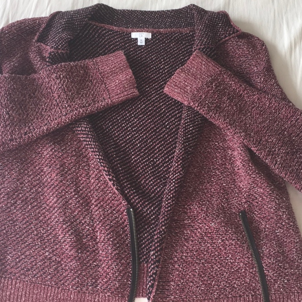 Comfortable and soft sweater-blouse